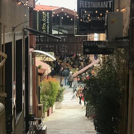 Terrasse Rue Pietonne アパート アジャクシオ